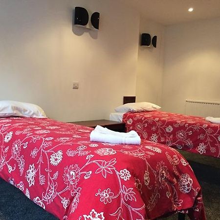 Four Stars Hotel Лондон Екстериор снимка