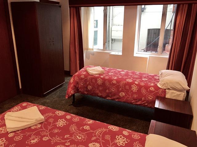 Four Stars Hotel Лондон Екстериор снимка